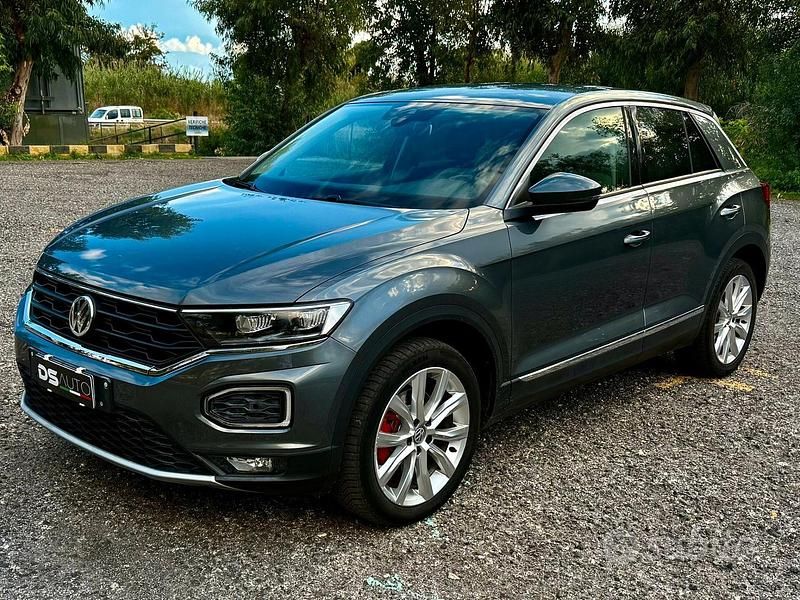 Usata VW T-Roc Pro 150 CV (110 kW) 2018 Grigio SUV