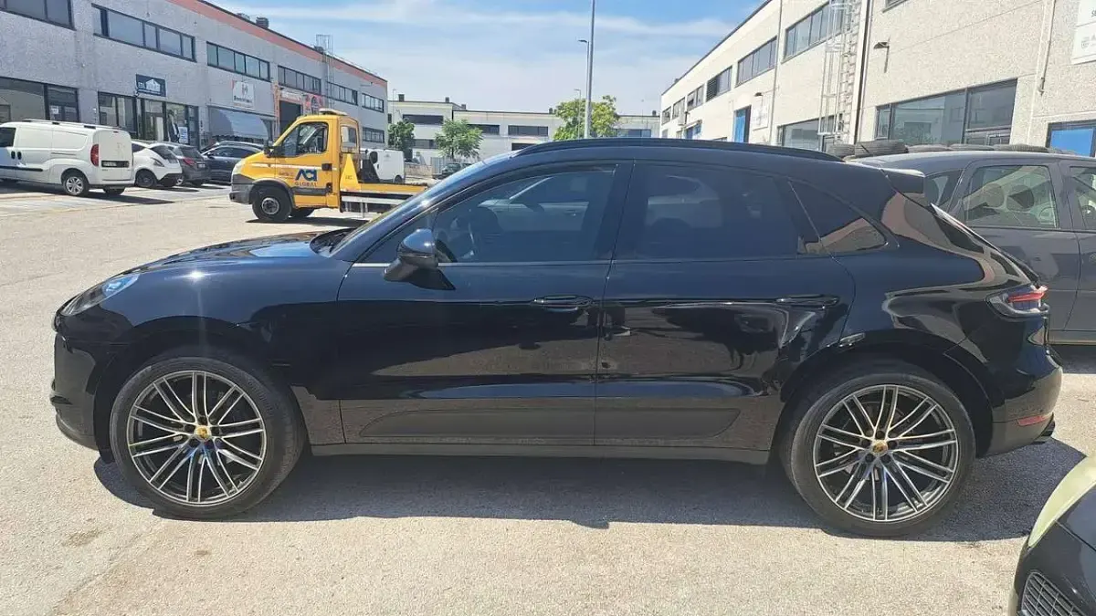 Usata Porsche Macan Sport 245 CV (180 kW) 2020 Nero profondo perla SUV