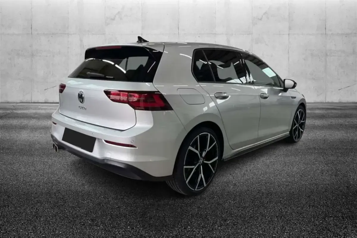 Usata VW Golf VIII GTD 200 CV (147 kW) 2022 Argento Monovolume