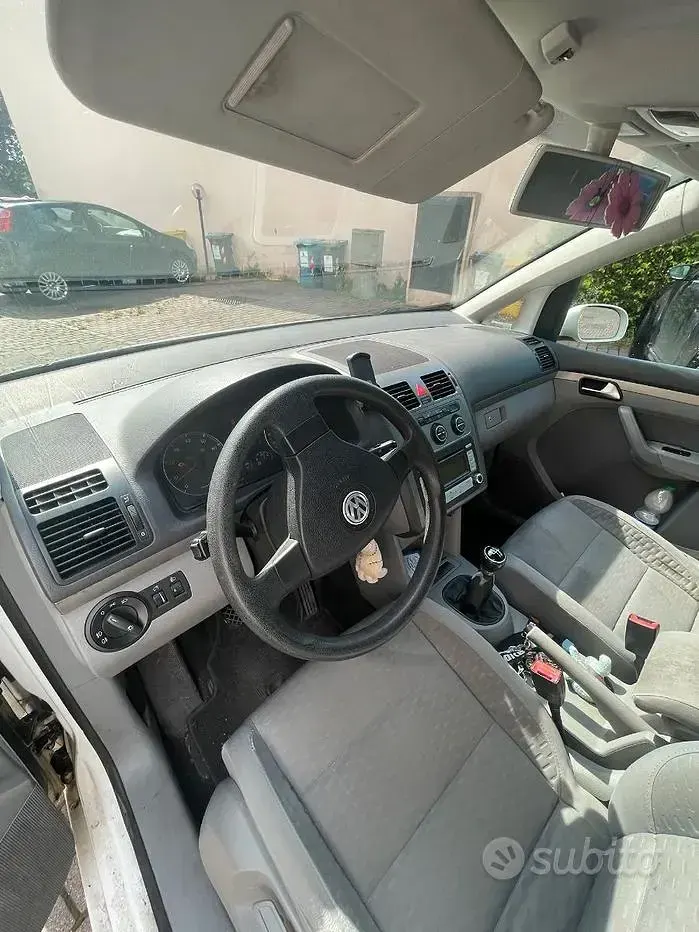 Usata VW Touran 109 CV (80 kW) 2011 Bianco Monovolume