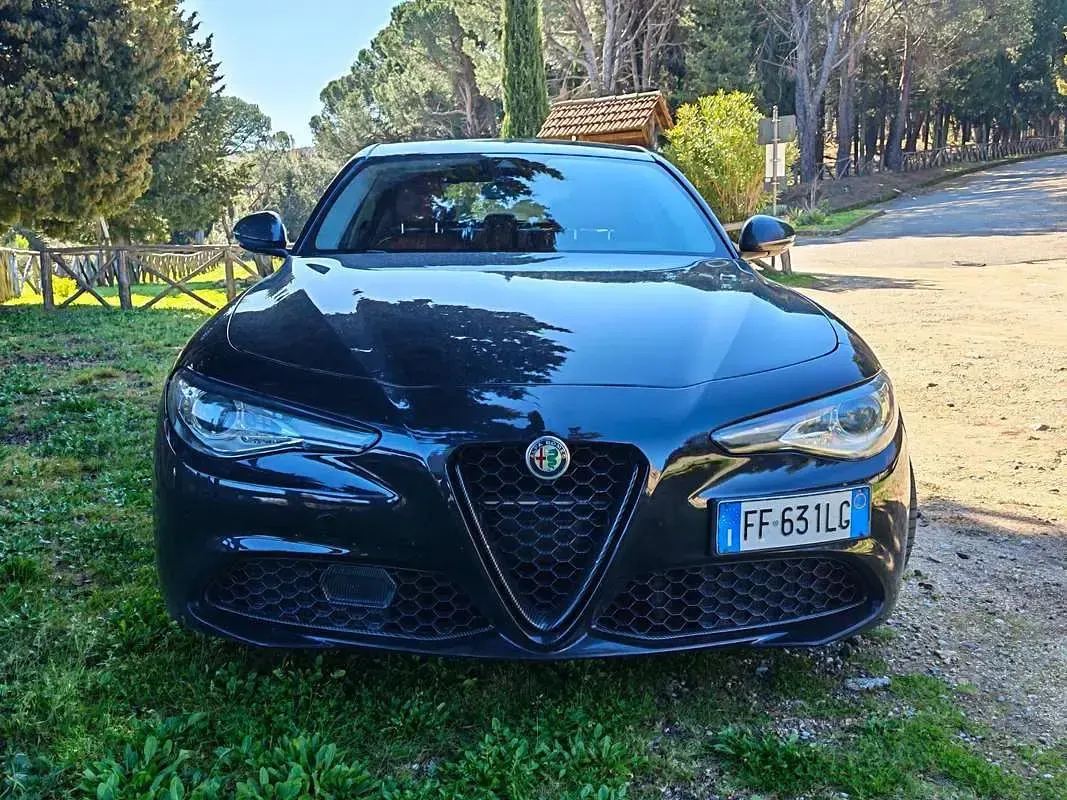 Usata Alfa Romeo Giulia Super 179 CV (131 kW) 2016 Nero Berlina