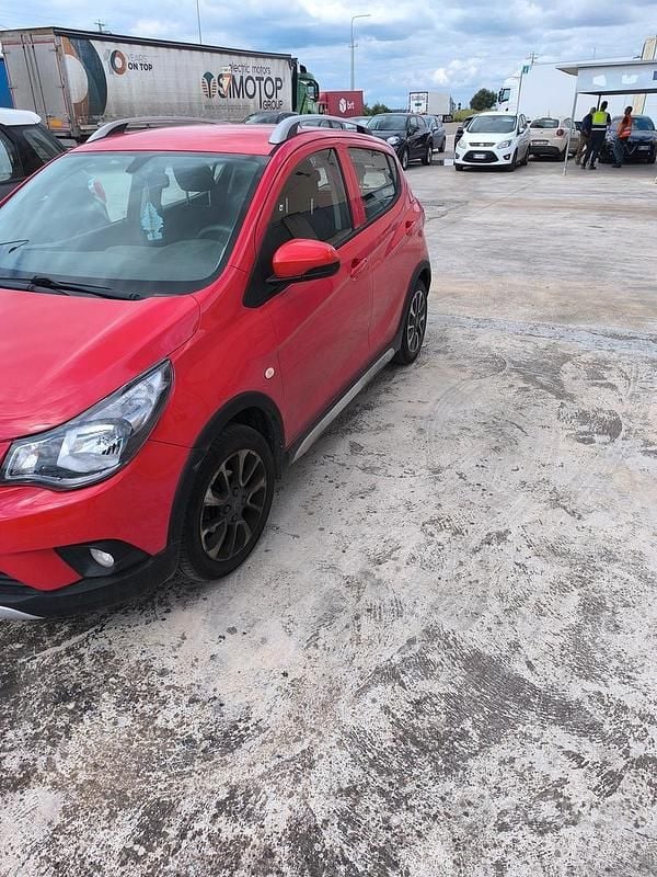 Usata Opel Karl Rocks 73 CV (53 kW) 2019 Rosso Utilitaria