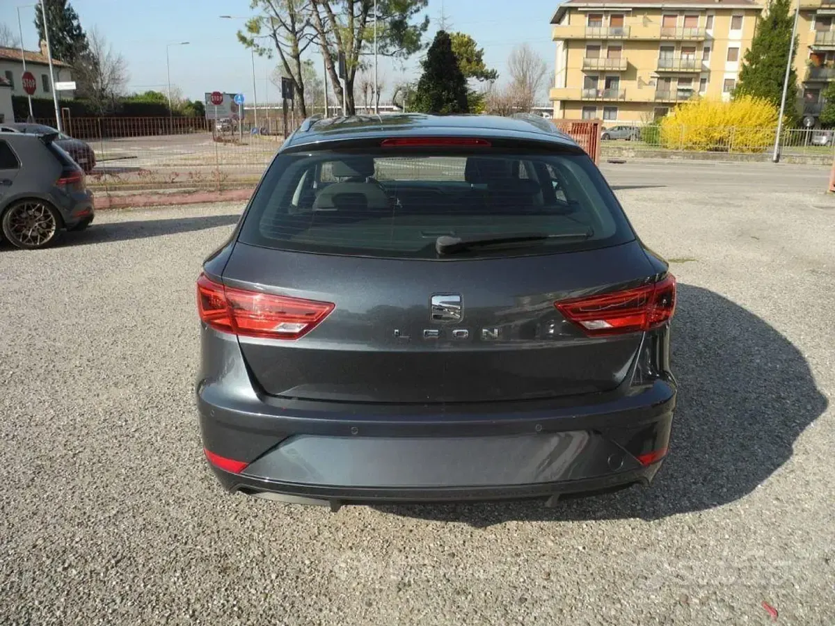 Usata Seat Leon ST Business 116 CV (85 kW) 2019 Grigio Station wagon
