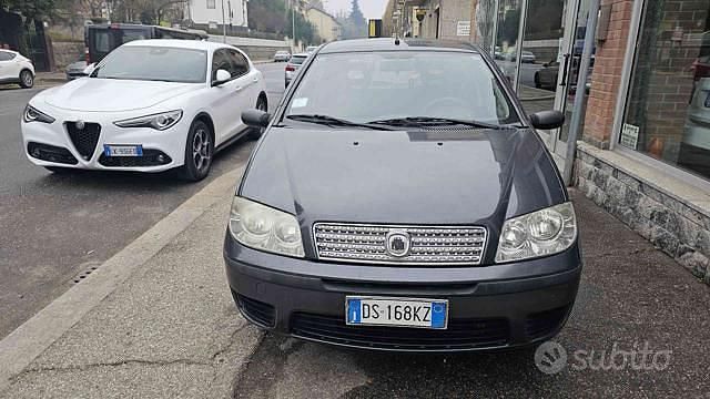 Usata Fiat Punto Classica 60 CV (44 kW) 2008 Grigio scuro metallizzato Utilitaria