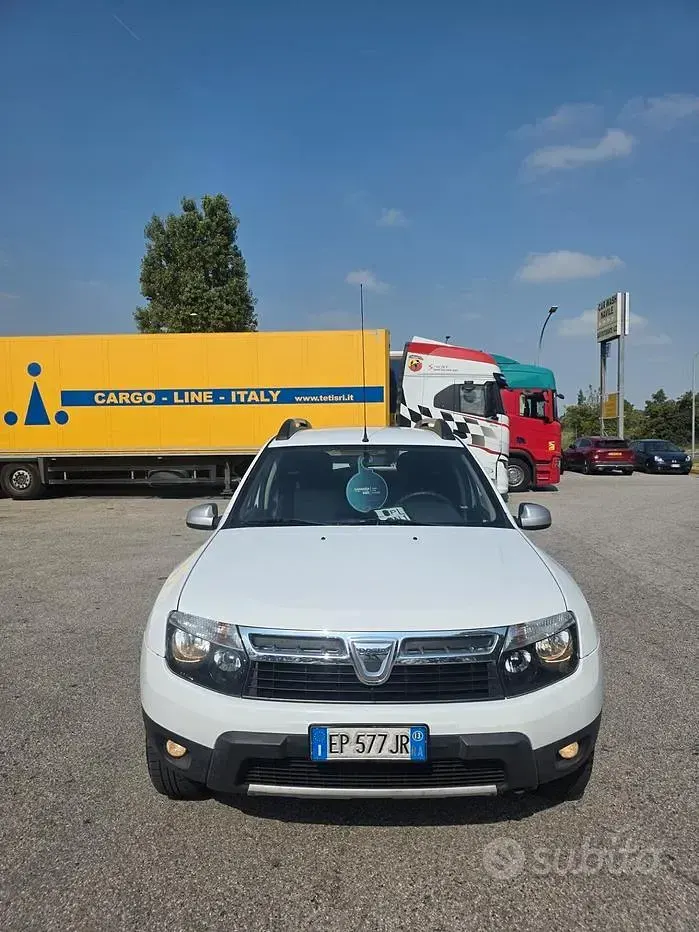 Usata Dacia Duster Lauréate 109 CV (80 kW) 2014 Bianco SUV