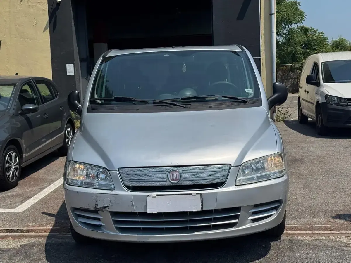 Usata Fiat Multipla Emotion 103 CV (75 kW) 2009 Grigio Monovolume