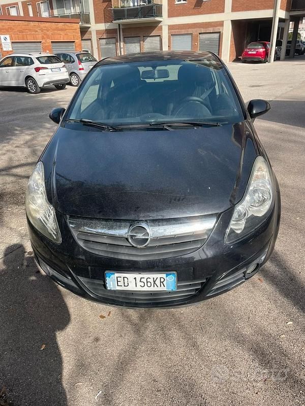 Usata Opel Corsa 2010 Nero Utilitaria