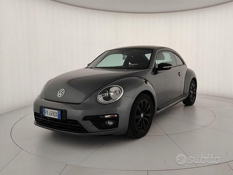 Usata VW Beetle Design 105 CV (77 kW) 2017 Grigio Utilitaria
