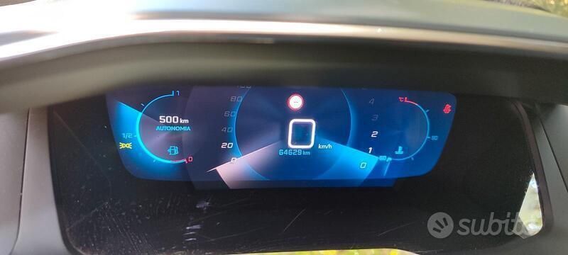 Usata Peugeot 2008 101 CV (74 kW) 2021 Grigio SUV