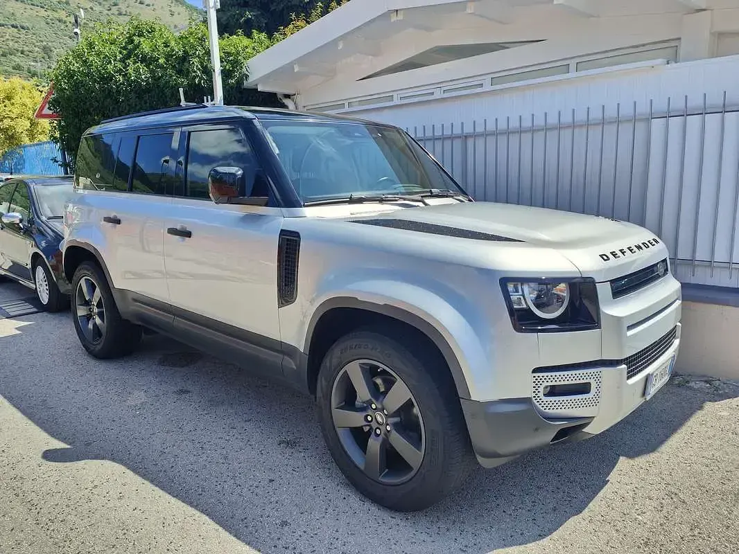 Usata Land Rover Defender HSE 200 CV (147 kW) 2020 Argento SUV