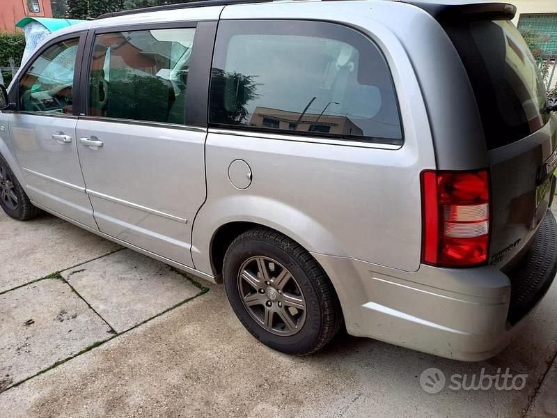 Usata Chrysler Grand Voyager 2008 Grigio Monovolume