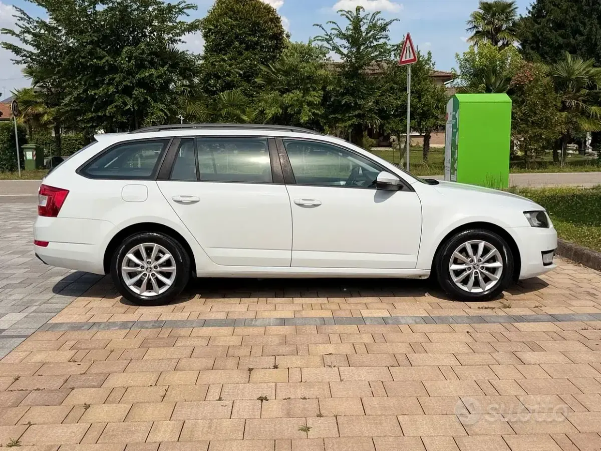 Usata Skoda Octavia Style 110 CV (80 kW) 2016 Bianco Station wagon