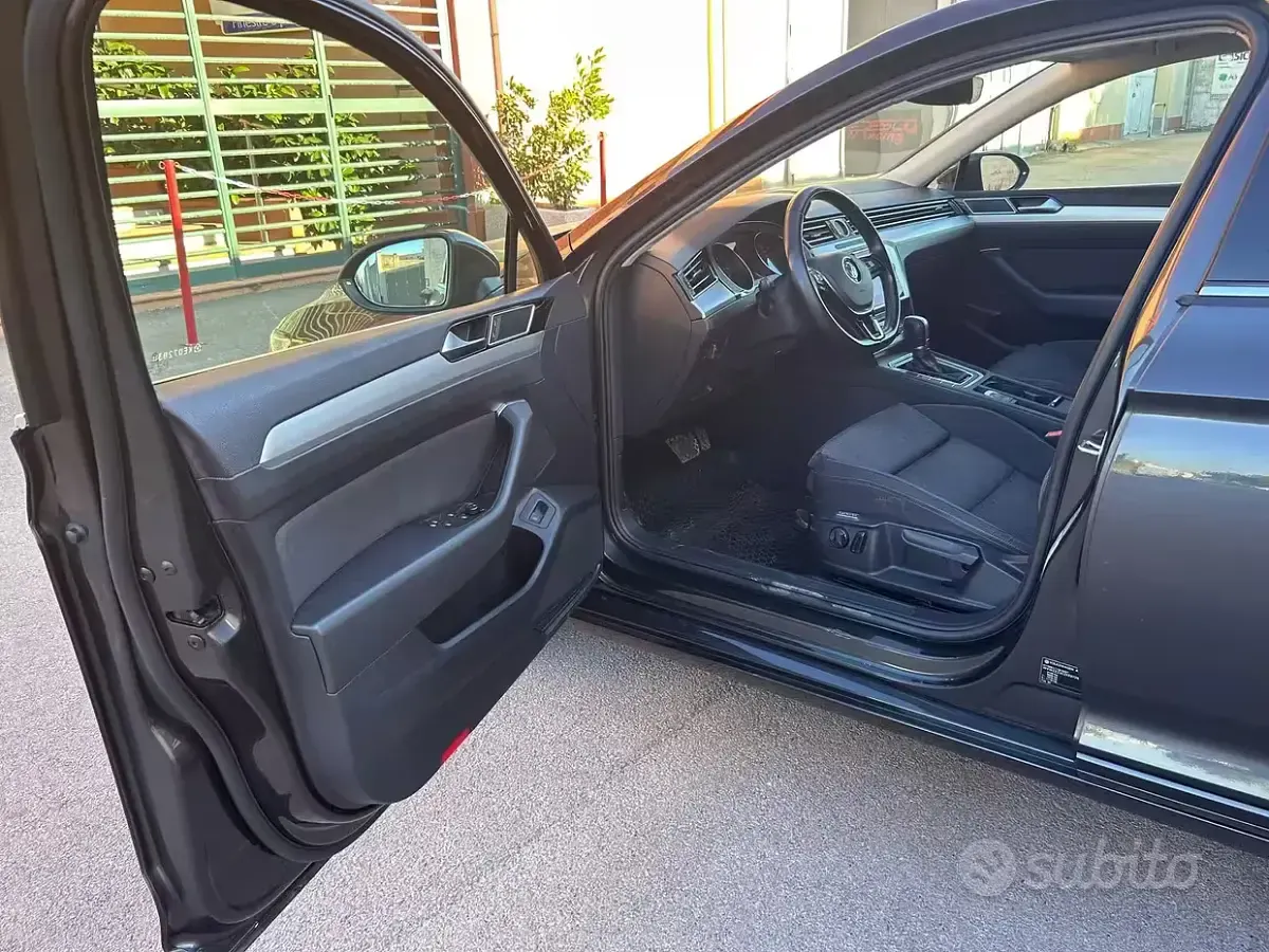 Usata VW Passat 120 CV (88 kW) 2019 Nero Station wagon