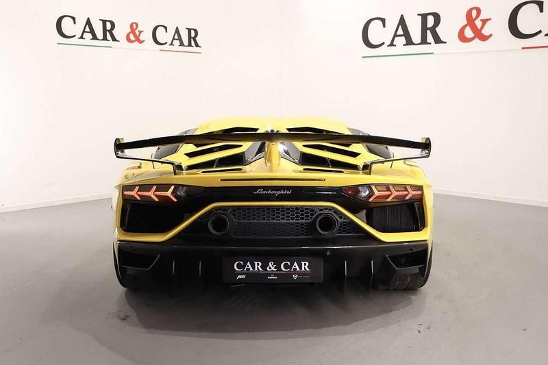 Usata Lamborghini Aventador 770 CV (566 kW) 2019 Giallo Coupé