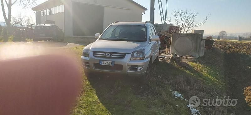 Grigio Usata 2008 Kia Sportage SUV | 600 € (Ottimo prezzo) - Immagine 1/3