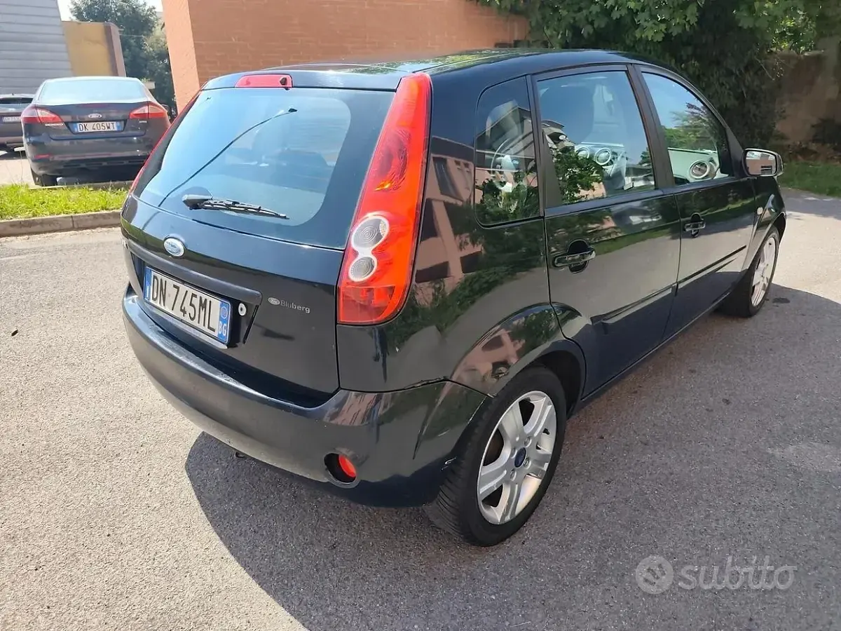 Occasion Ford Fiesta 75 PK (55 kW) 2008 Zwart Hatchback