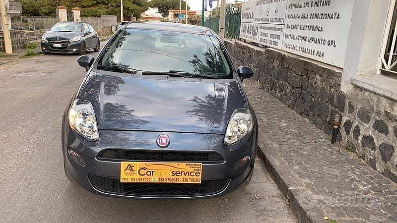Grigio Usata 2017 Fiat Punto Street Due volumi | 5499 € (Super prezzo) - Immagine 1/4