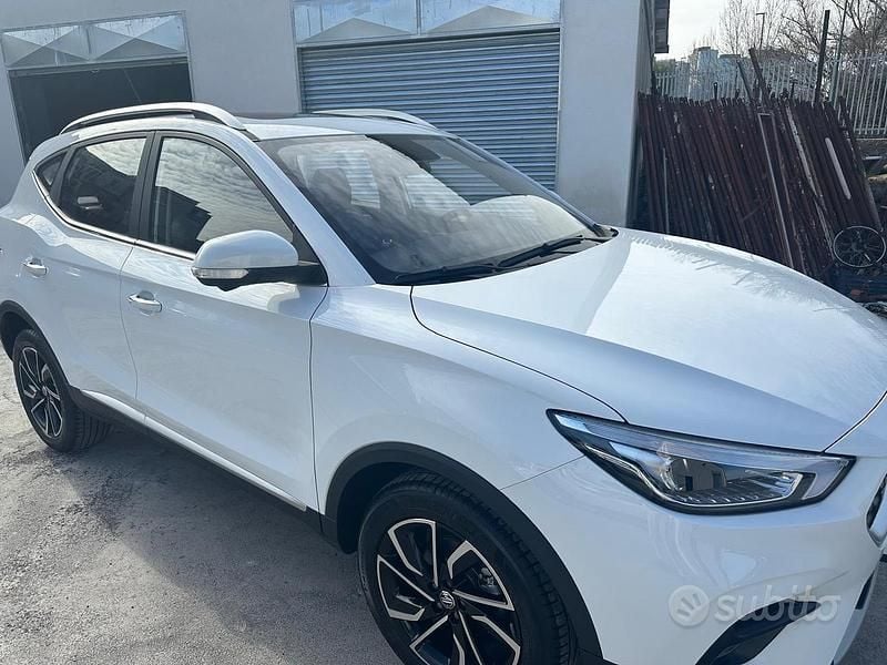 Usata MG ZS Luxury 111 CV (81 kW) 2025 Bianco Berlina