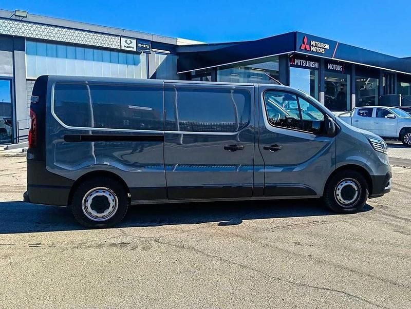 Usata Renault Trafic 170 CV (125 kW) 2022 Grigio
