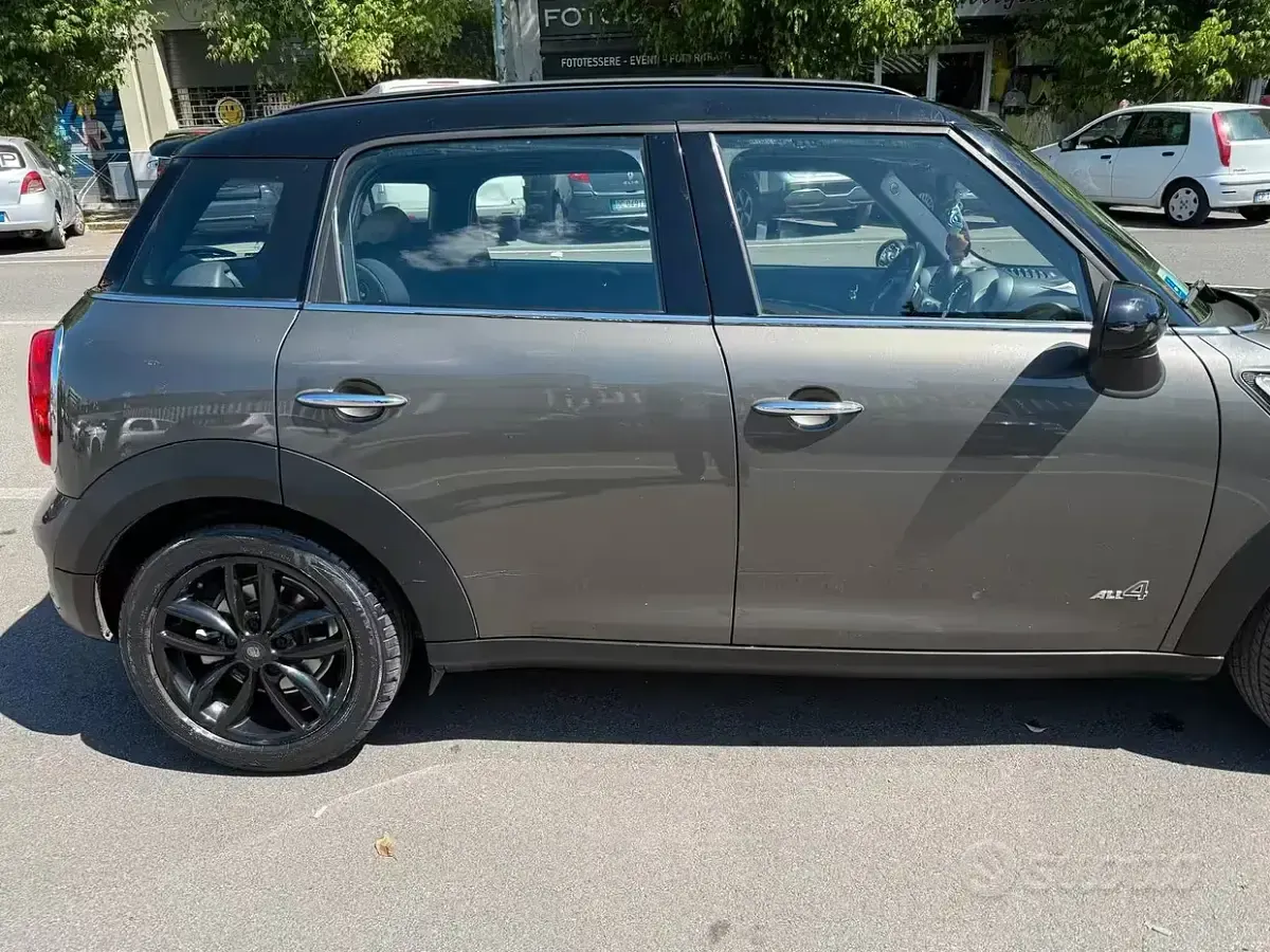 Usata Mini Cooper S Countryman 184 CV (135 kW) 2011 Grigio SUV