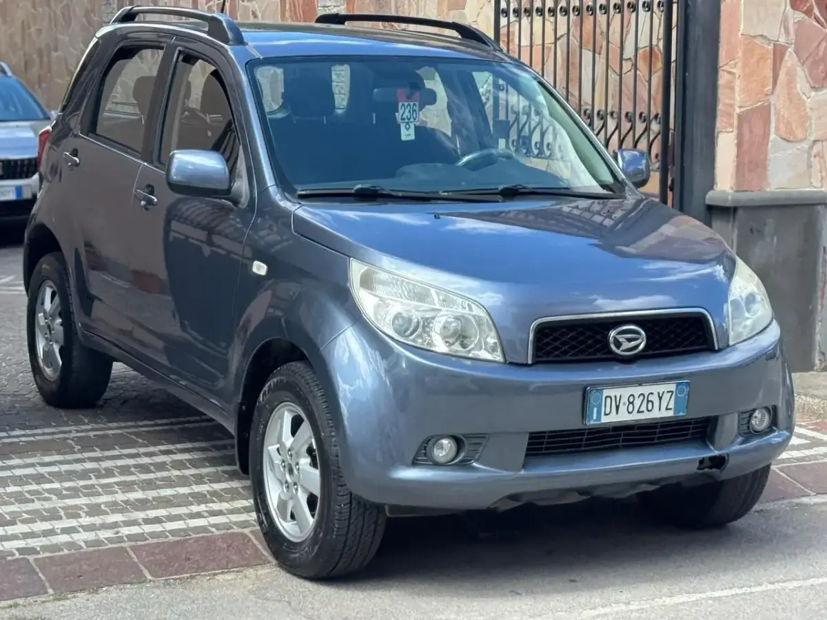 Usata Daihatsu Terios HIRO 105 CV (77 kW) 2009 Grigio SUV