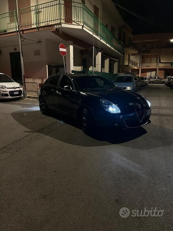 Nero Usata 2019 Alfa Romeo Giulietta Business Due volumi | 9000 € (Ottimo prezzo) - Immagine 1/4