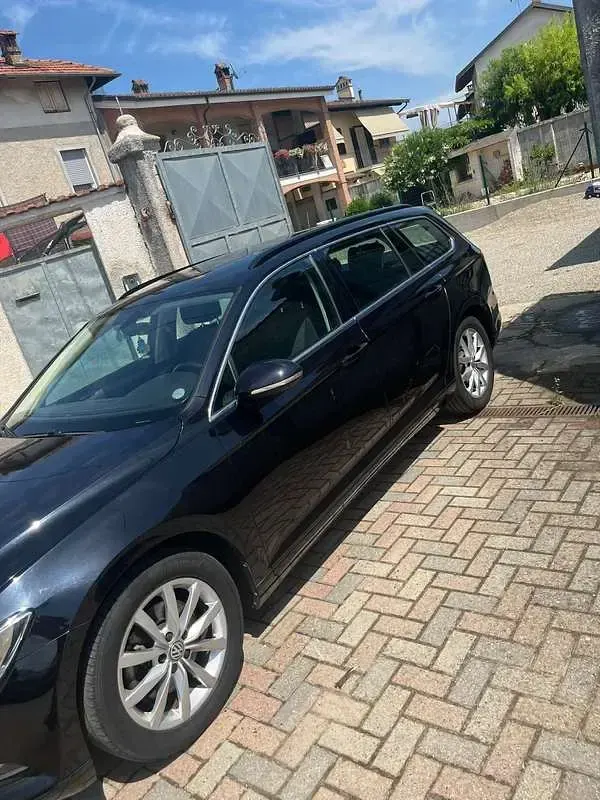 Usata VW Passat Comfortline 150 CV (110 kW) 2018 Nero Station wagon