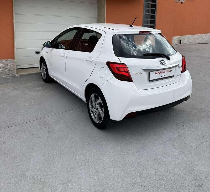 Usata Toyota Yaris Hybrid Active 101 CV (74 kW) 2016 Other Berlina