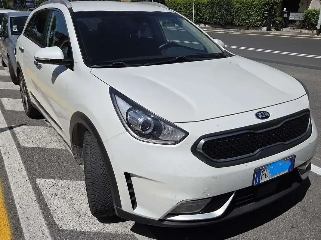 Usata Kia Niro Style 105 CV (77 kW) 2017 Bianco SUV