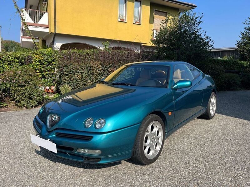 Usato 1998 Alfa Romeo Alfetta GT/GTV 2.0 Benzin 201 CV (18.700 €)