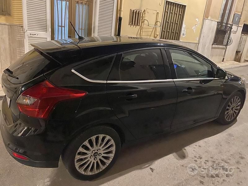 Usata Ford Focus 115 CV (84 kW) 2012 Nero Berlina