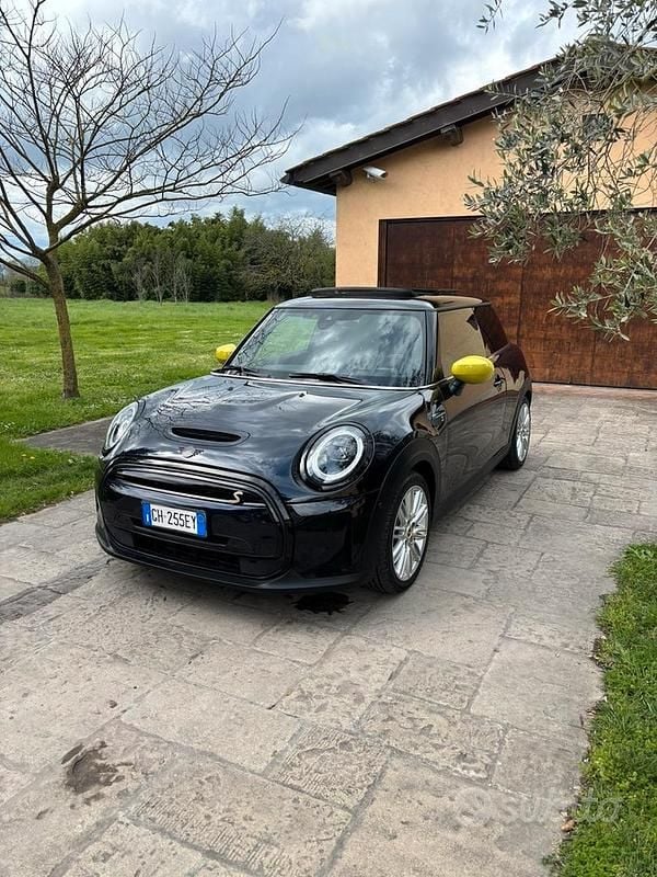 Usata Mini Cooper SE 160 kW (218 CV) 2021 Blu Utilitaria