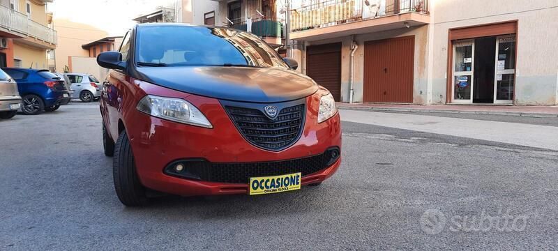 Usata Lancia Ypsilon S 85 CV (62 kW) 2014 Rosso Utilitaria