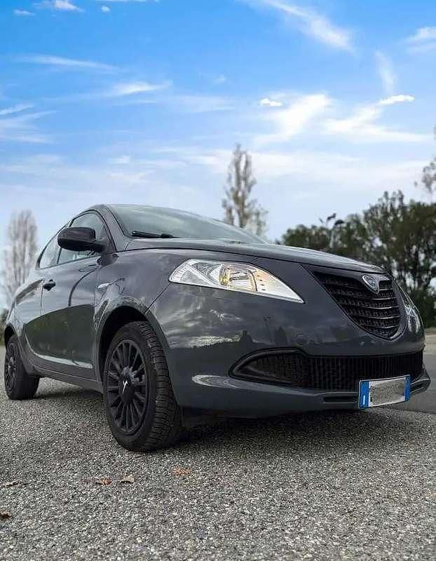 Usata Lancia Ypsilon Gold 95 CV (69 kW) 2014 Utilitaria