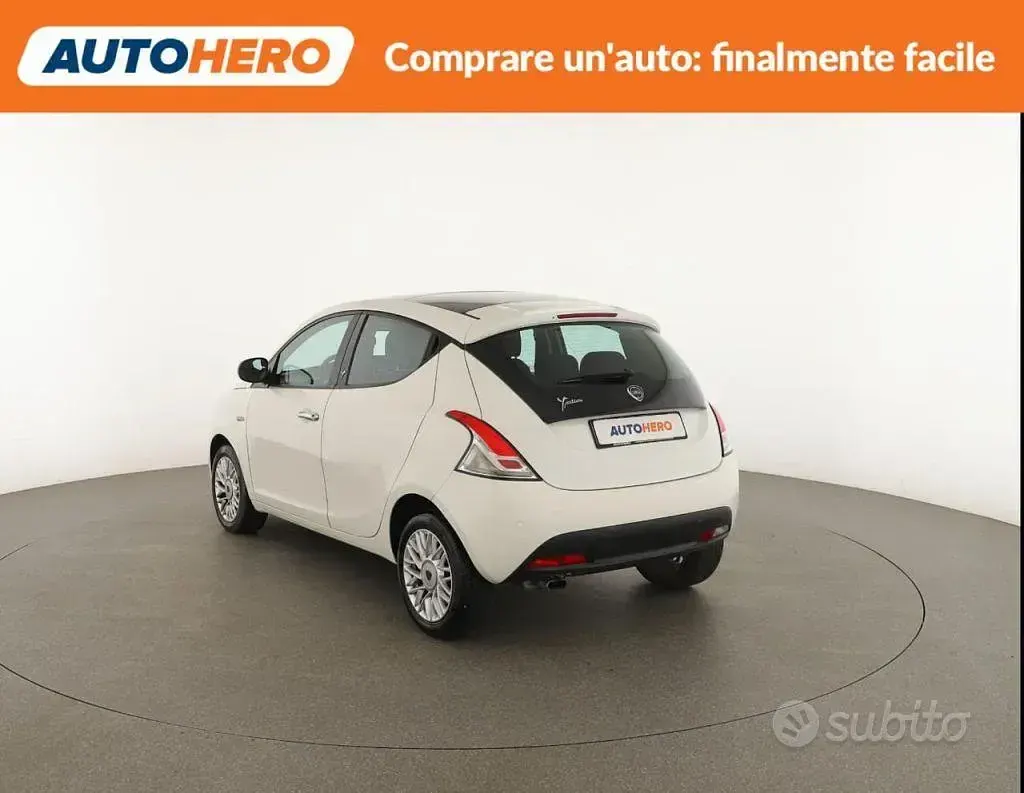 Usata Lancia Ypsilon Gold 69 CV (50 kW) 2015 Bianco Utilitaria