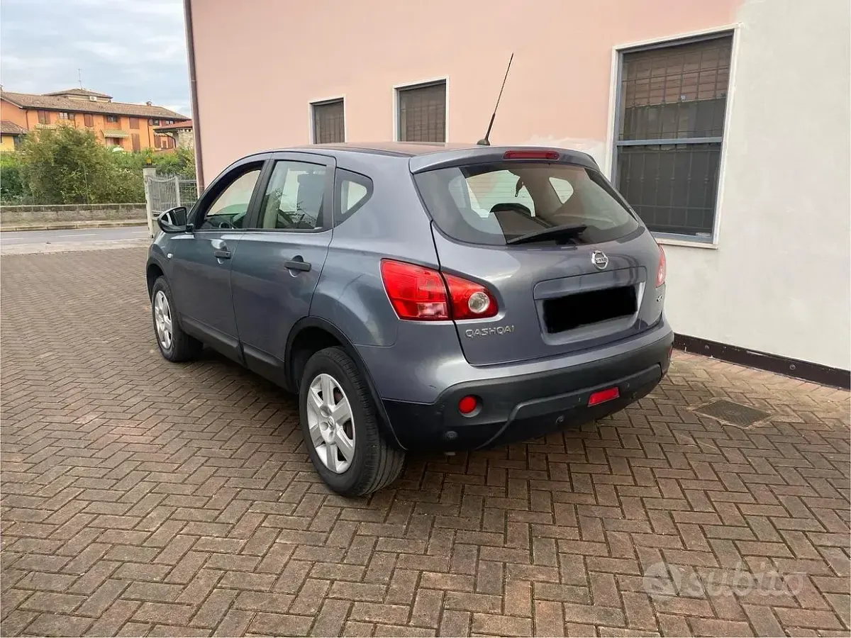 Usata Nissan Qashqai Visia 103 CV (75 kW) 2009 Grigio SUV