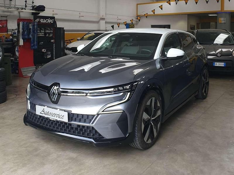 Käytetty Renault Megane E-Tech Evolution 55 kW (75 HP) 2022 Harmaa Sedan