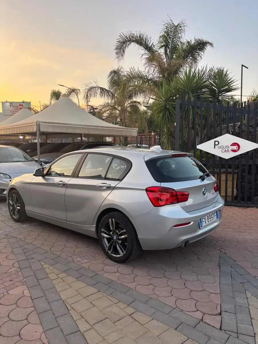 Usata BMW 118 Advantage 150 CV (110 kW) 2019 Grigio Berlina
