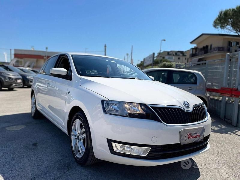 Usata Skoda Rapid Ambition 74 CV (54 kW) 2014 Bianco Utilitaria