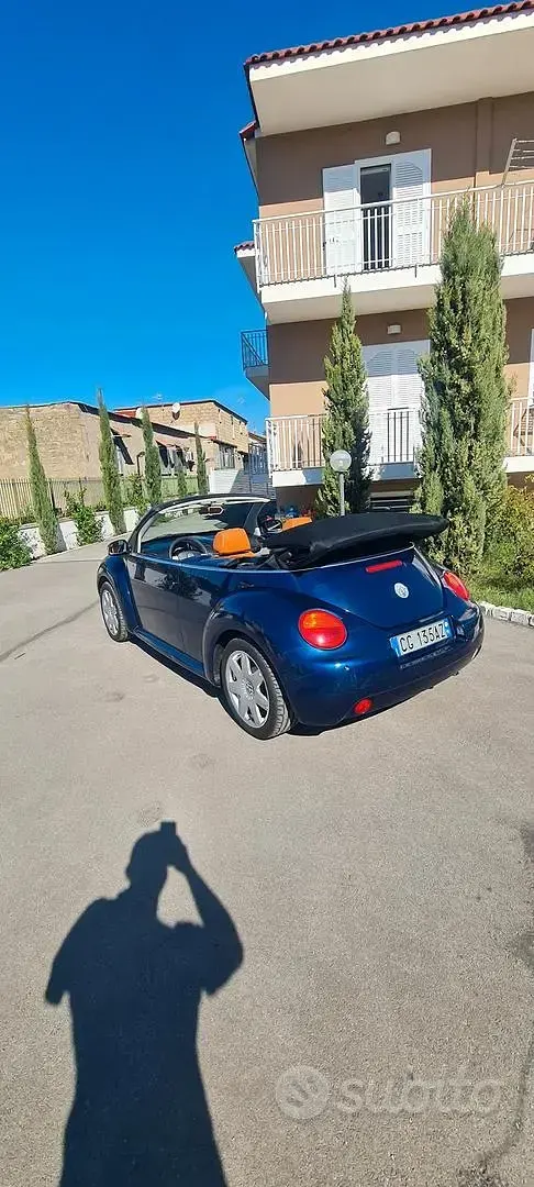 Usata VW New Beetle 116 CV (85 kW) 2004 Blu Utilitaria