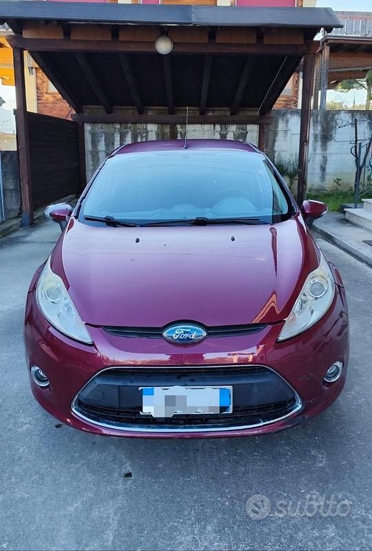 Usata Ford Fiesta Titanium 82 CV (60 kW) 2008 Lilla Utilitaria