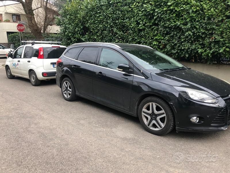 Usata Ford Focus 115 CV (84 kW) 2011 Nero Station wagon
