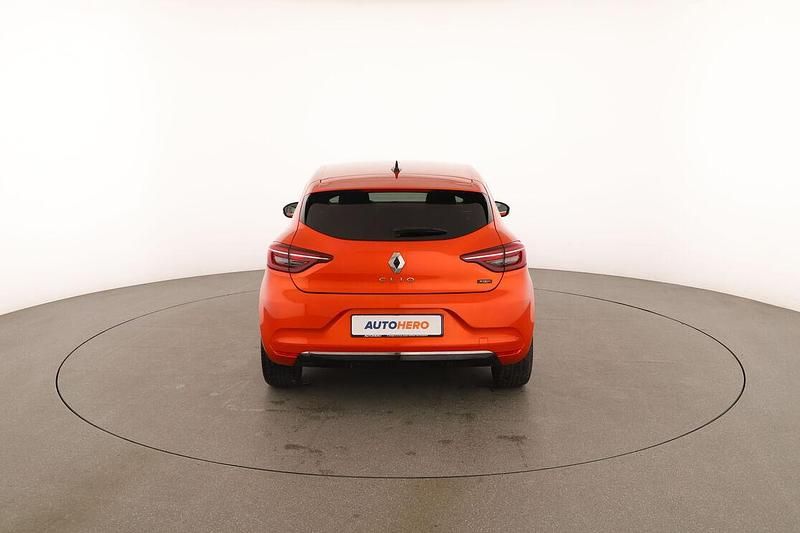 Usata Renault Clio V Techno 140 CV (102 kW) 2023 Arancio