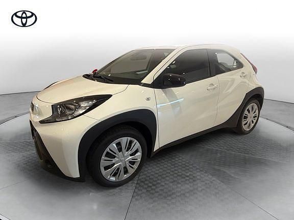 Usata Toyota Aygo X Active 72 CV (52 kW) 2025 Bianco SUV