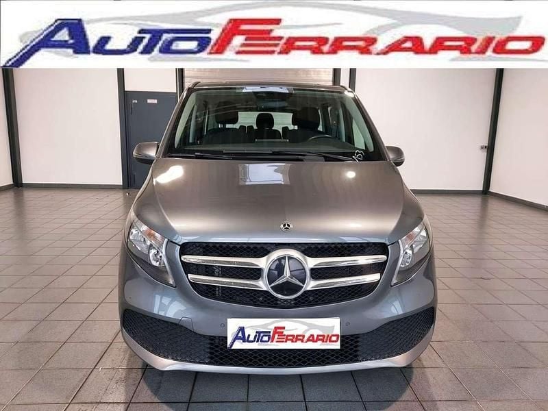 Usata Mercedes V220 163 CV (119 kW) 2022 Argento Monovolume