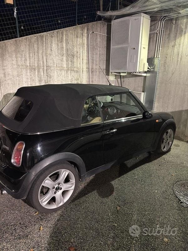 Usata Mini Cooper Cabriolet 115 CV (84 kW) 2004 Nero Cabrio