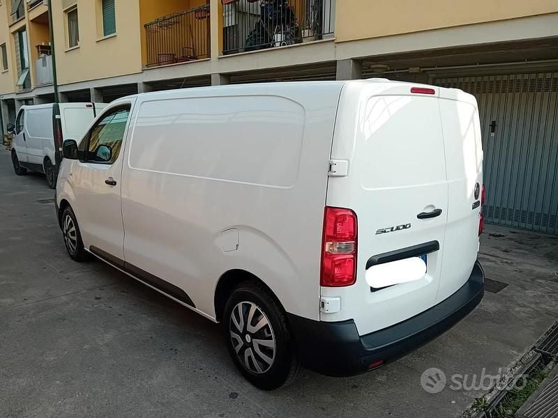 Usata Fiat Scudo Lounge 120 CV (88 kW) 2022 Bianco Furgone