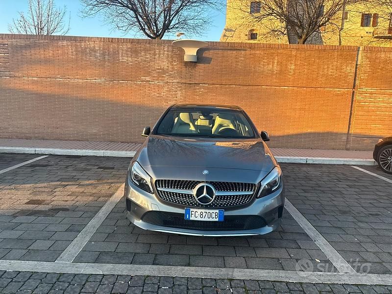 Usata Mercedes A200 136 CV (100 kW) 2016 Grigio Berlina