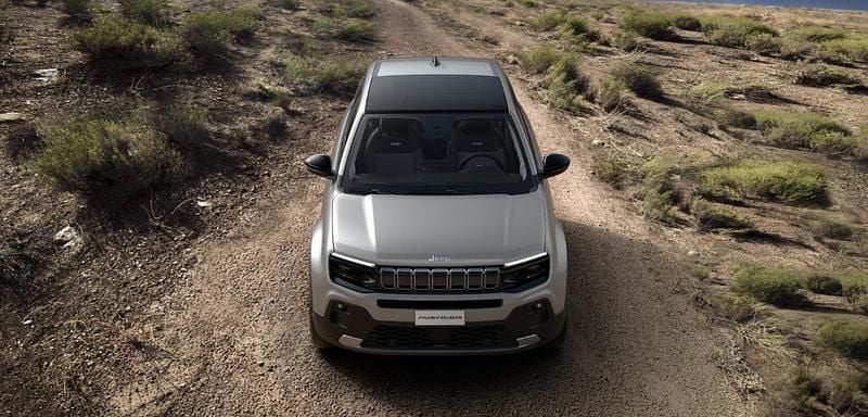 Usata Jeep Avenger Summit 101 CV (74 kW) 2024 Grigio SUV