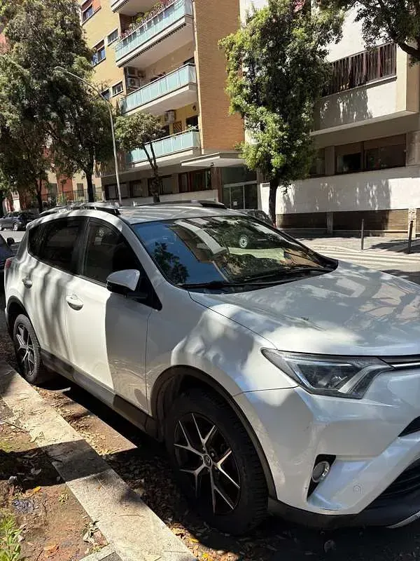 Usata Toyota RAV4 Style 143 CV (105 kW) 2016 Bianco SUV